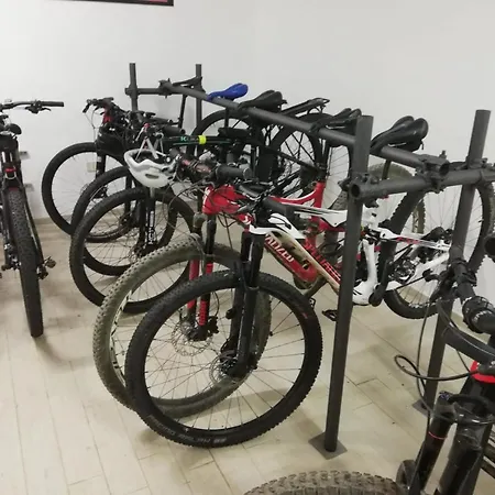 Tirrena Bike & Country ホテル